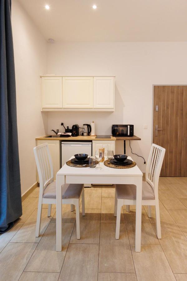Cozy Market-Square Retreat Located In The Heart Of The 10Th District เวียนนา ภายนอก รูปภาพ